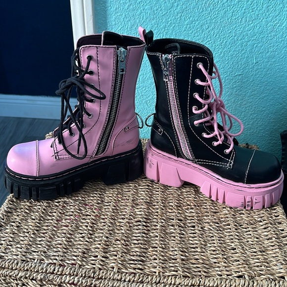 Dolls Kill Current Mood Devil Games Mismatched Combat Boots 5 preowned - Picture 10 of 16
